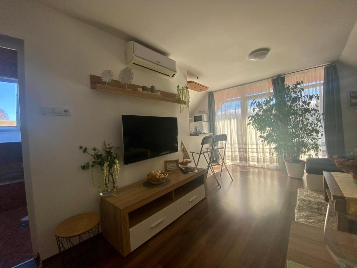 Munkacsy Apartmanok بالاتونفينيفيس المظهر الخارجي الصورة
