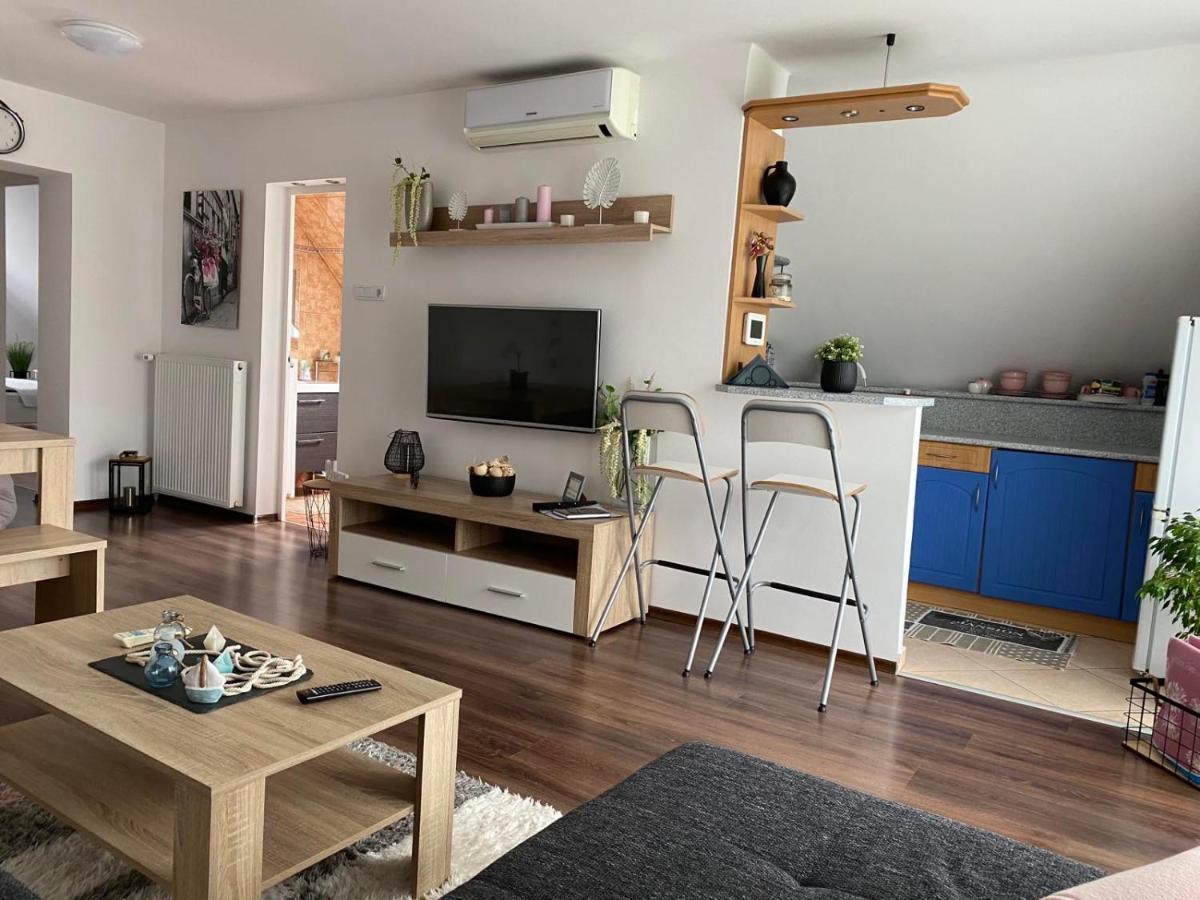 Munkacsy Apartmanok بالاتونفينيفيس المظهر الخارجي الصورة
